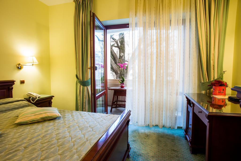 Hotel Maria Botosani Exterior photo