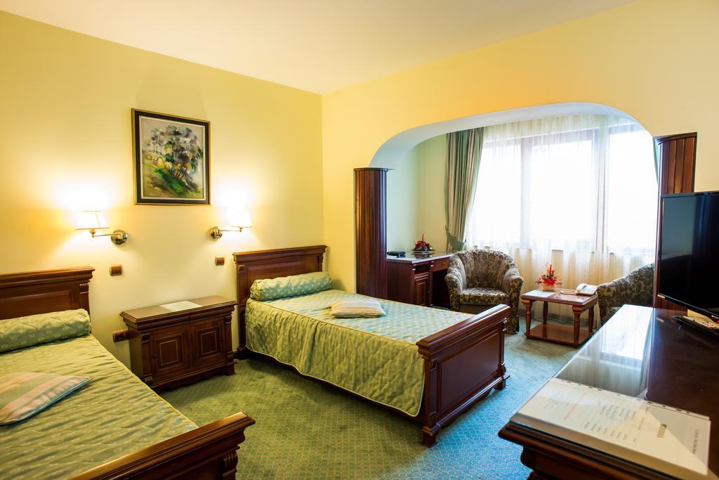 Hotel Maria Botosani Exterior photo